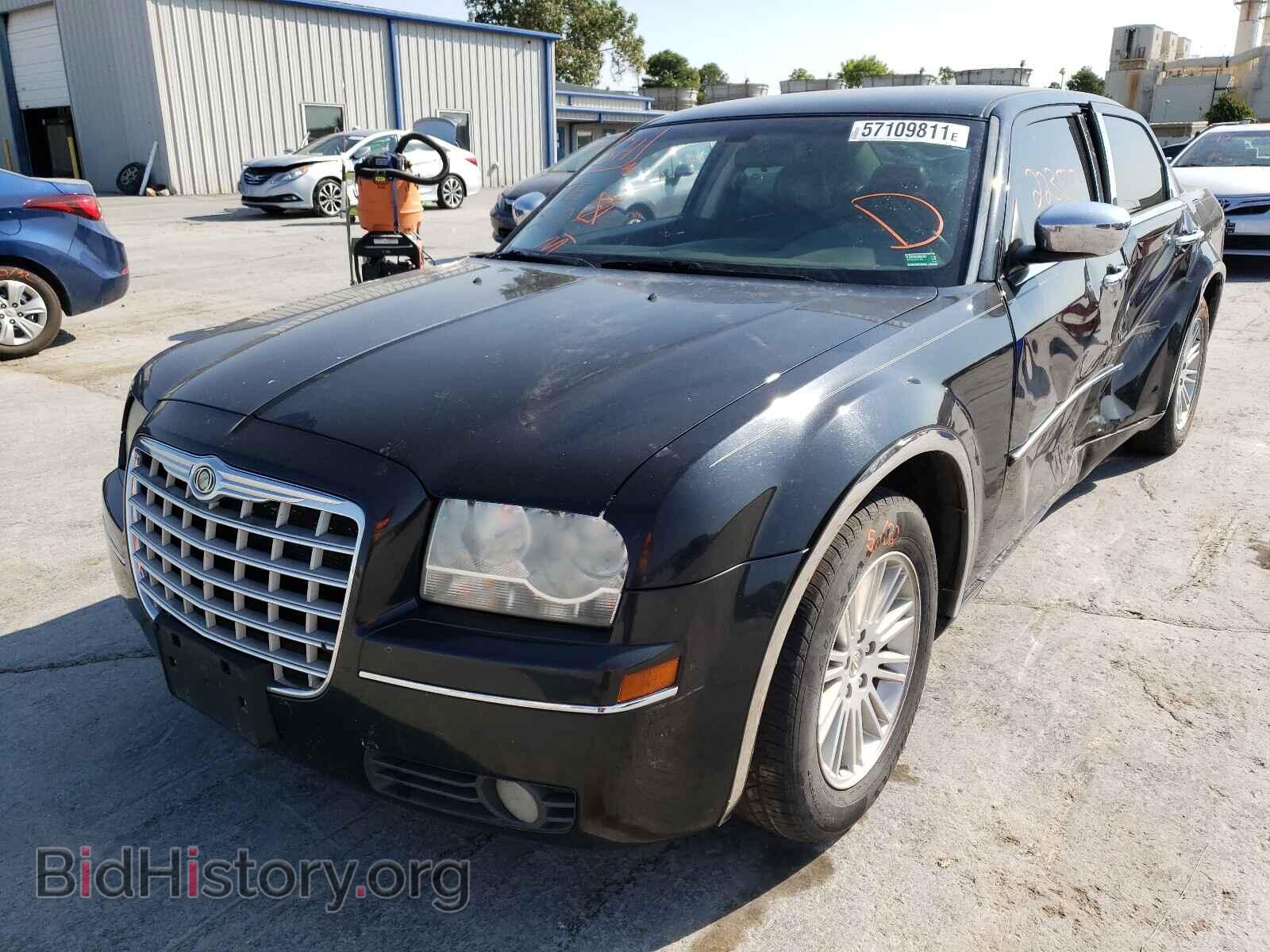 2010 CHRYSLER 300 - VIN: 2C3CA5CV0AH213210 - Фото 2