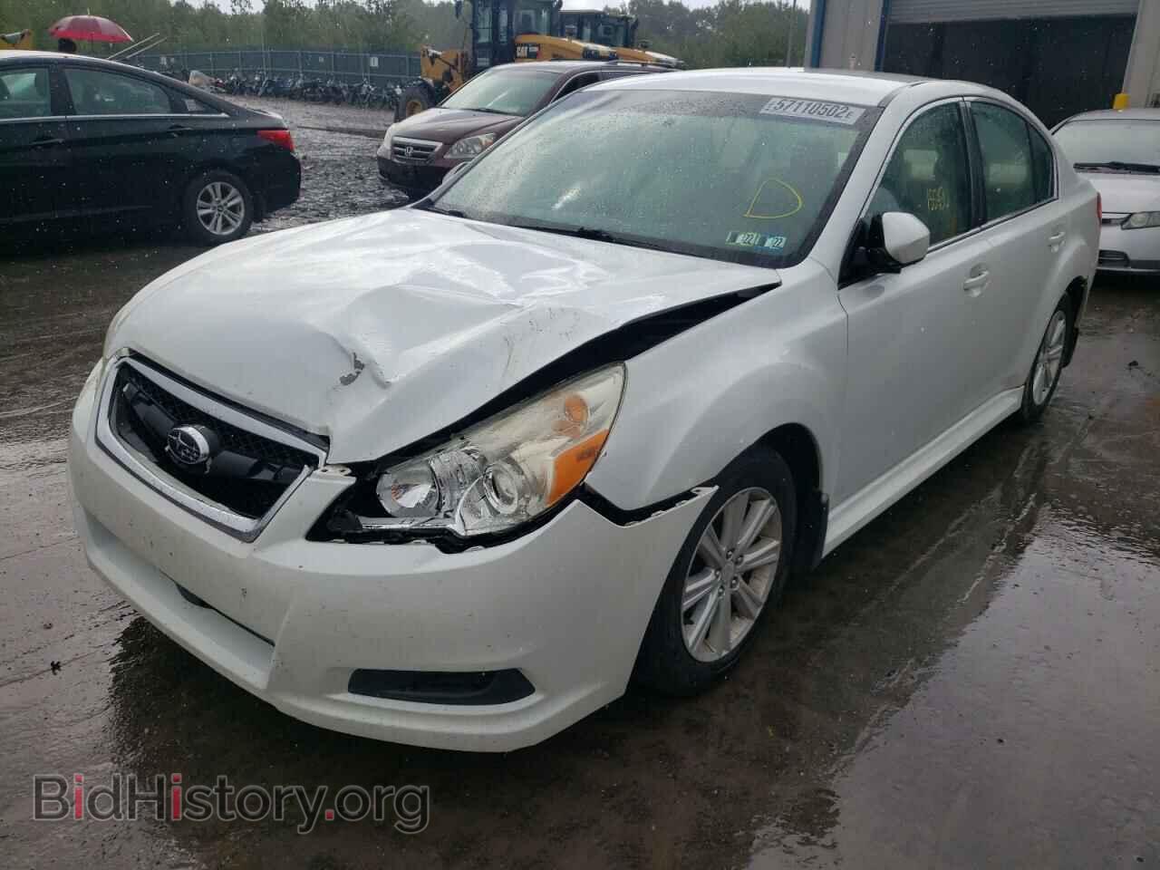 2011 SUBARU LEGACY - VIN: 4S3BMBC64B3210496 - Фото 2