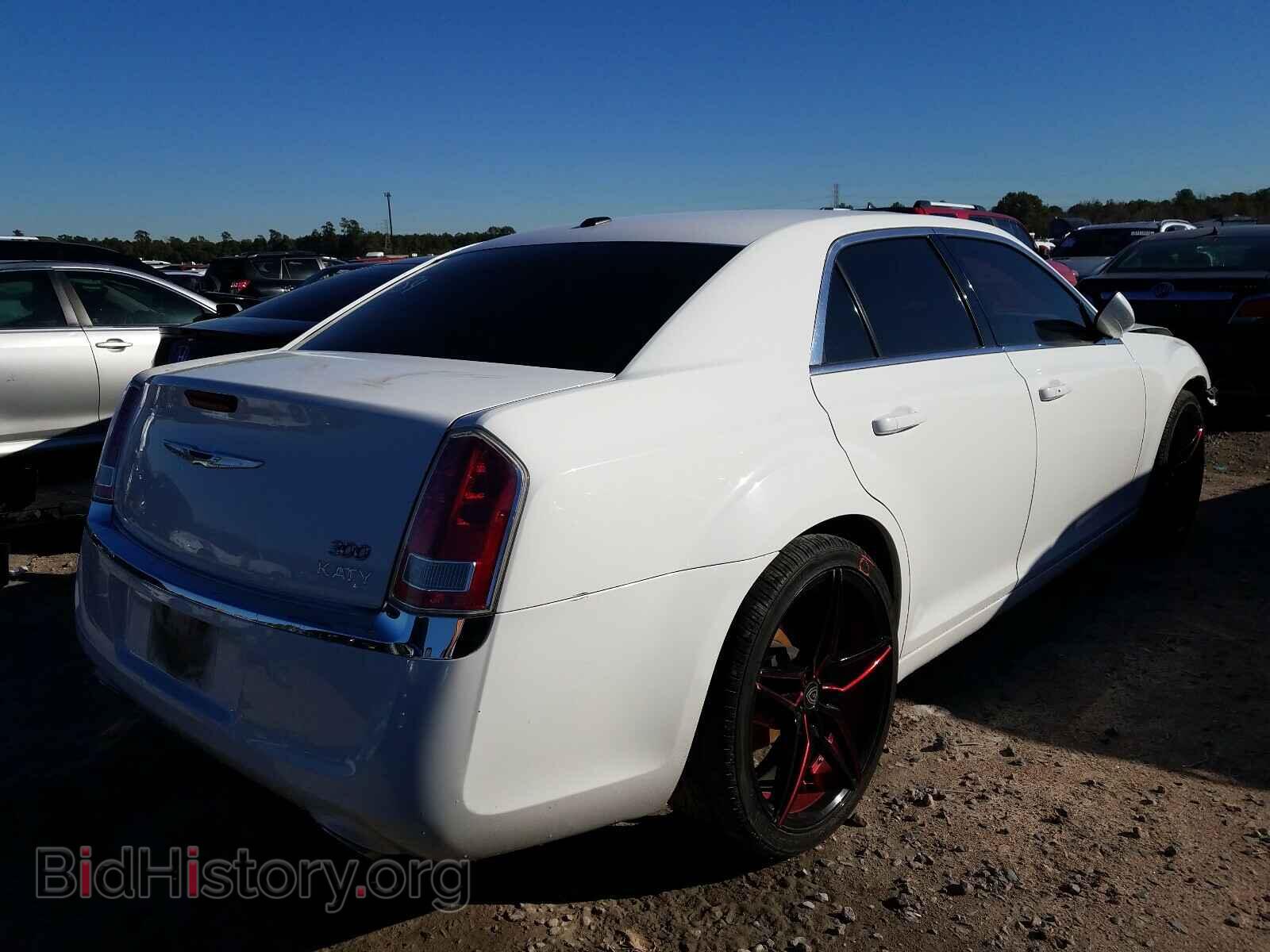 2014 CHRYSLER 300 - VIN: 2C3CCAAG0EH382382 - Фото 4
