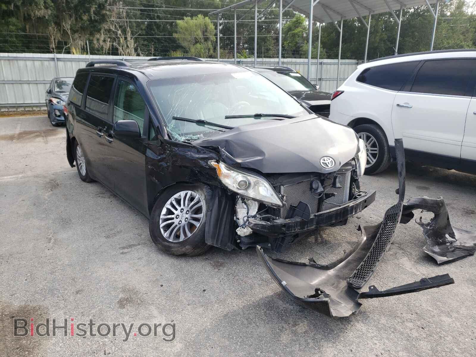 Photo 5TDYK3DC9BS048860 - TOYOTA SIENNA 2011