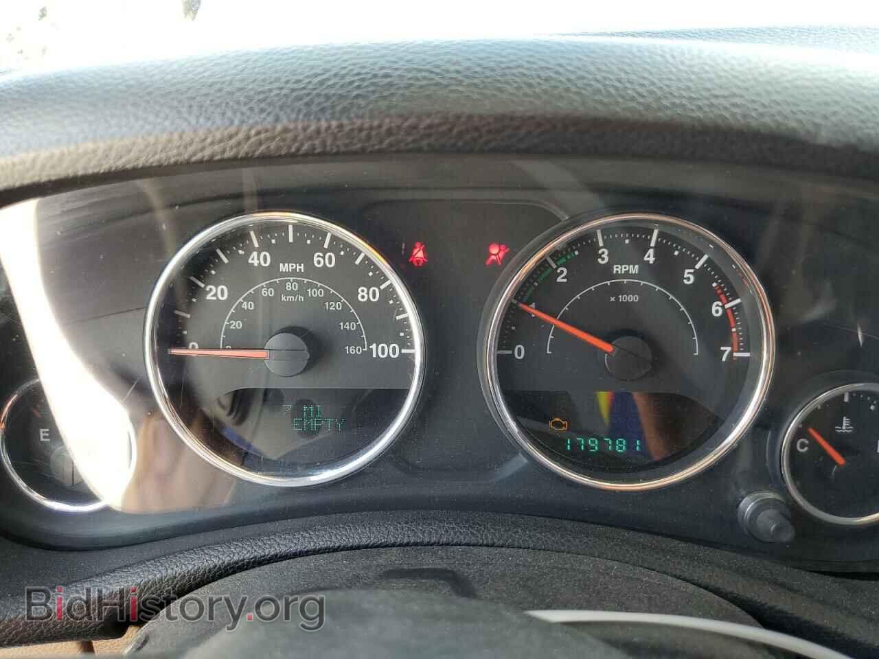 2011 JEEP WRANGLER - VIN: 1J4AA2D12BL617640 - Фото 9