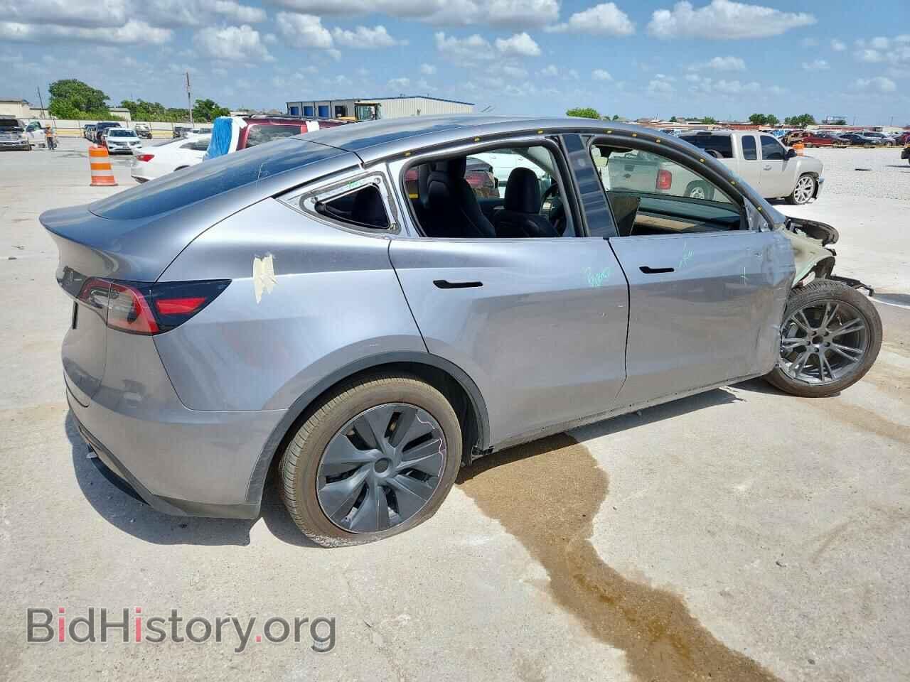 2024 TESLA MODEL Y - VIN: 7SAYGDED2RA326365 - Photo 3