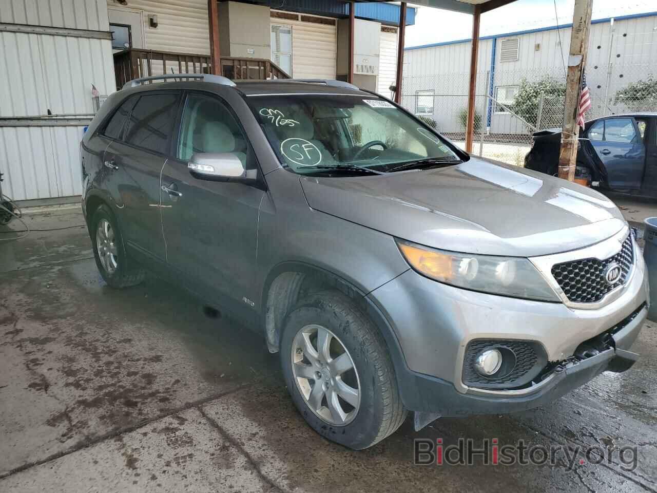 Photo 5XYKTCA10BG118281 - KIA SORENTO 2011