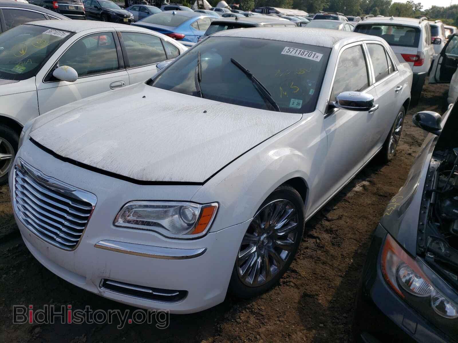 2014 CHRYSLER 300 - VIN: 2C3CCAAG3EH330096 - Фото 2