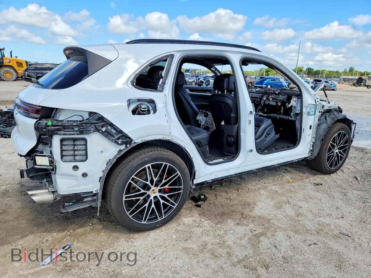 2024 PORSCHE CAYENNE - VIN: WP1AL2AYXRDA33796 - Photo 3