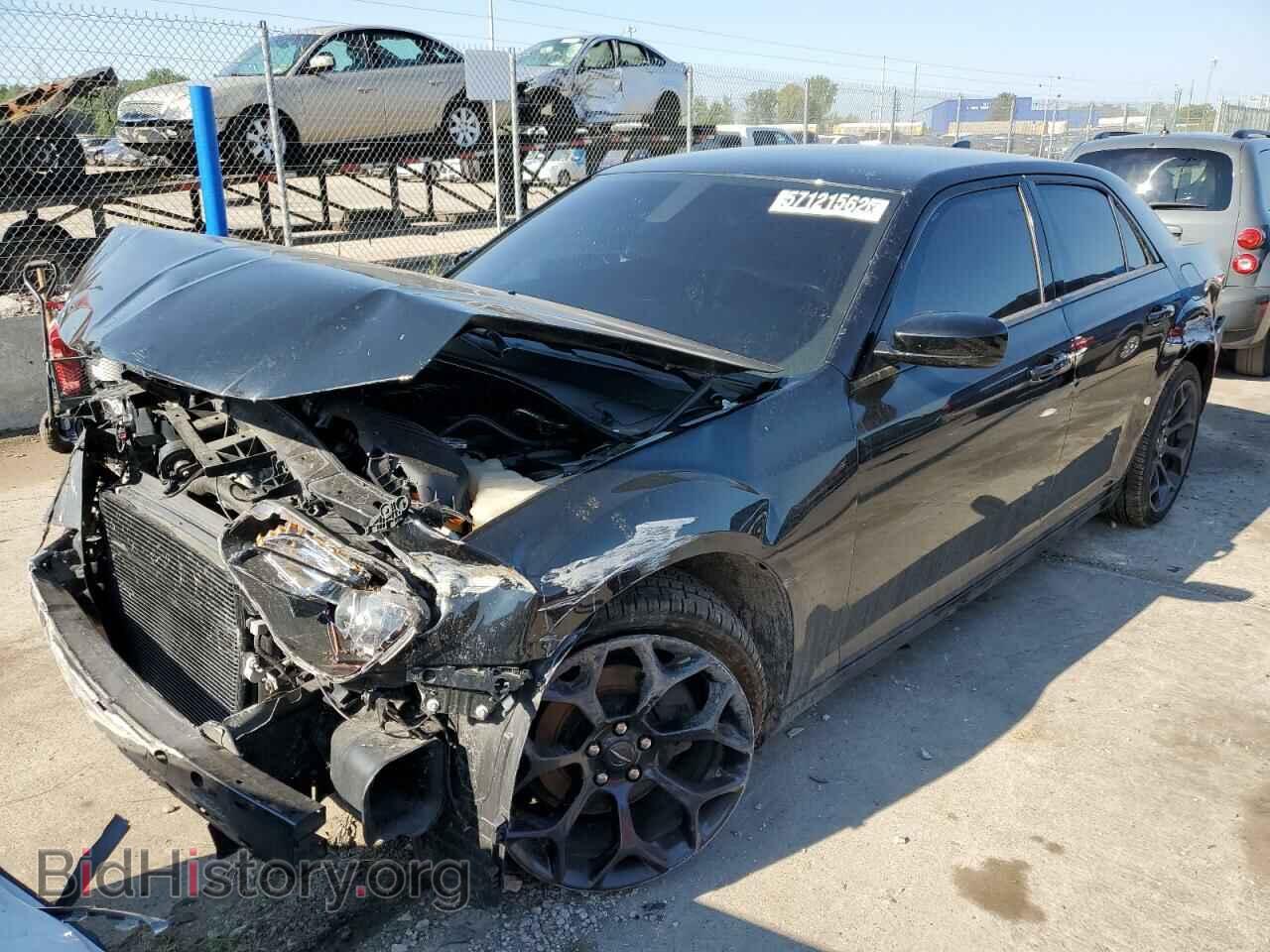 2019 CHRYSLER 300 - VIN: 2C3CCABG7KH654016 - Фото 2