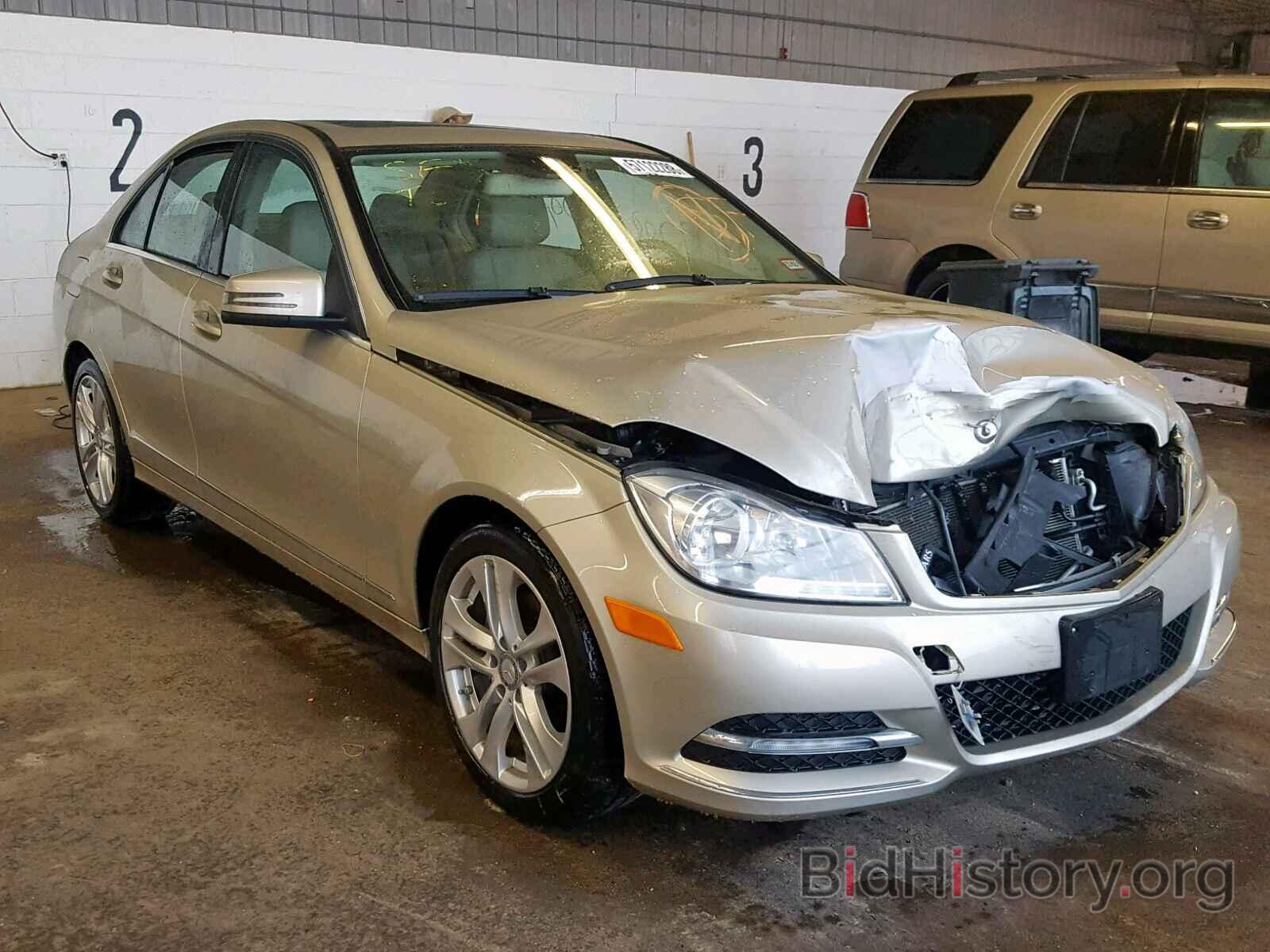 Photo WDDGF8BB0CR240780 - MERCEDES-BENZ C CLASS 2012