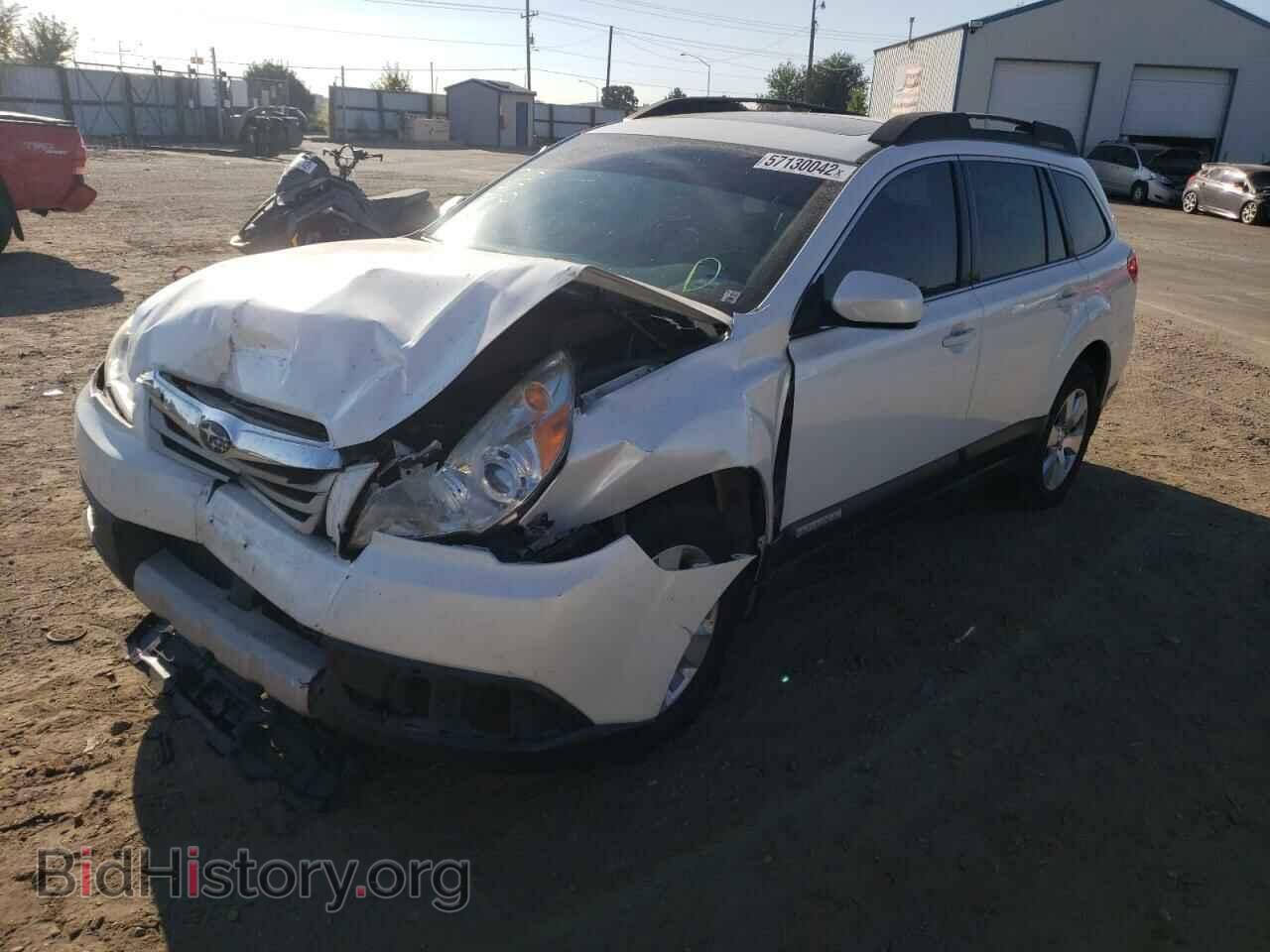 2011 SUBARU OUTBACK - VIN: 4S4BRDKC0B2438971 - Фото 2