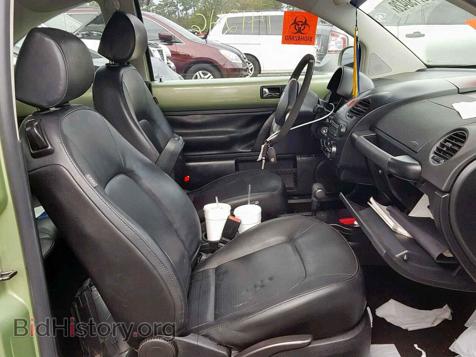 2010 VOLKSWAGEN BEETLE - VIN: 3VWPW3AG1AM007724 - Фото 5