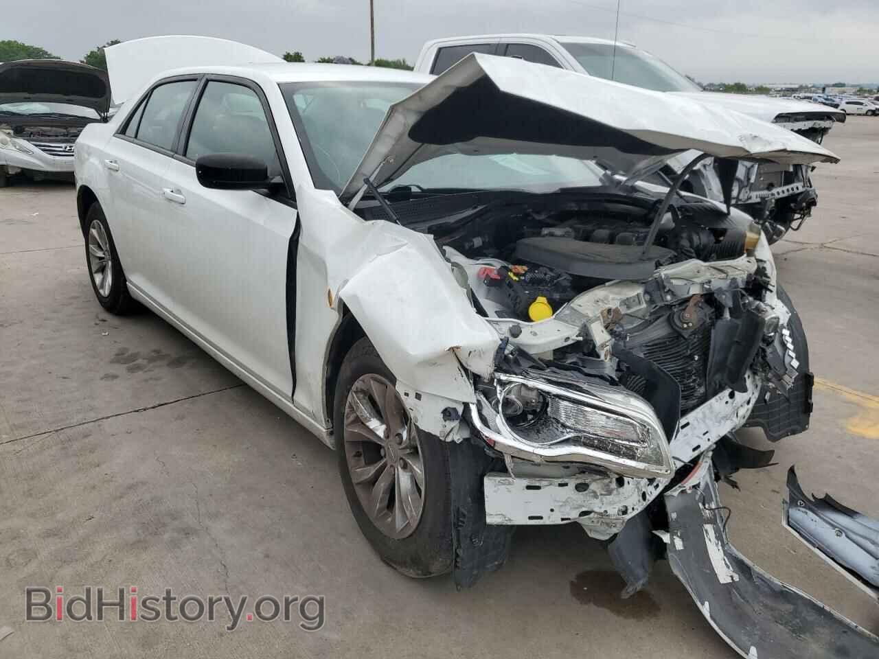 2016 CHRYSLER 300 - VIN: 2C3CCAAG0GH135804 - Фото 4