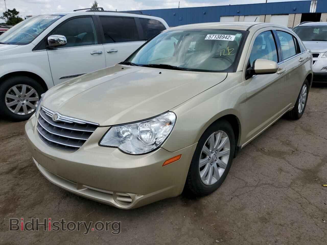 2010 CHRYSLER SEBRING - VIN: 1C3CC5FB0AN222220 - Фото 2