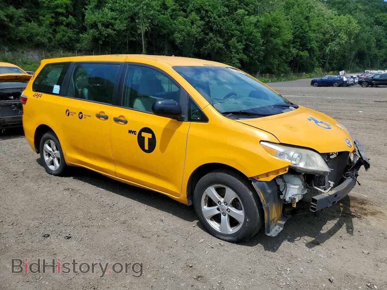 2017 TOYOTA SIENNA - VIN: 5TDZZ3DC2HS845895 - Фото 4