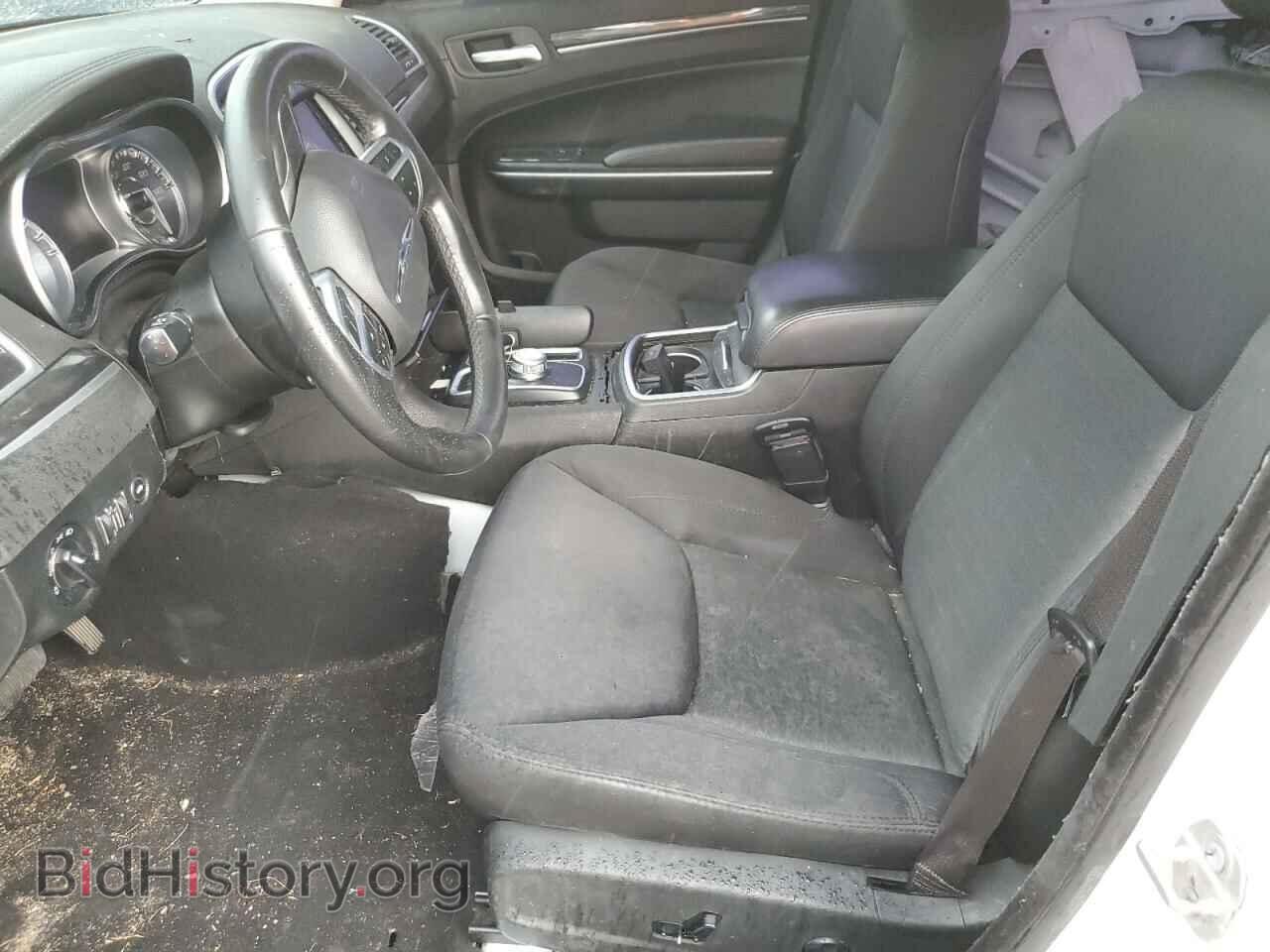 2019 CHRYSLER 300 - VIN: 2C3CCAAG3KH711071 - Фото 7