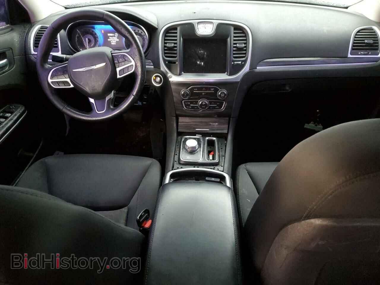 2019 CHRYSLER 300 - VIN: 2C3CCAAG3KH711071 - Фото 8