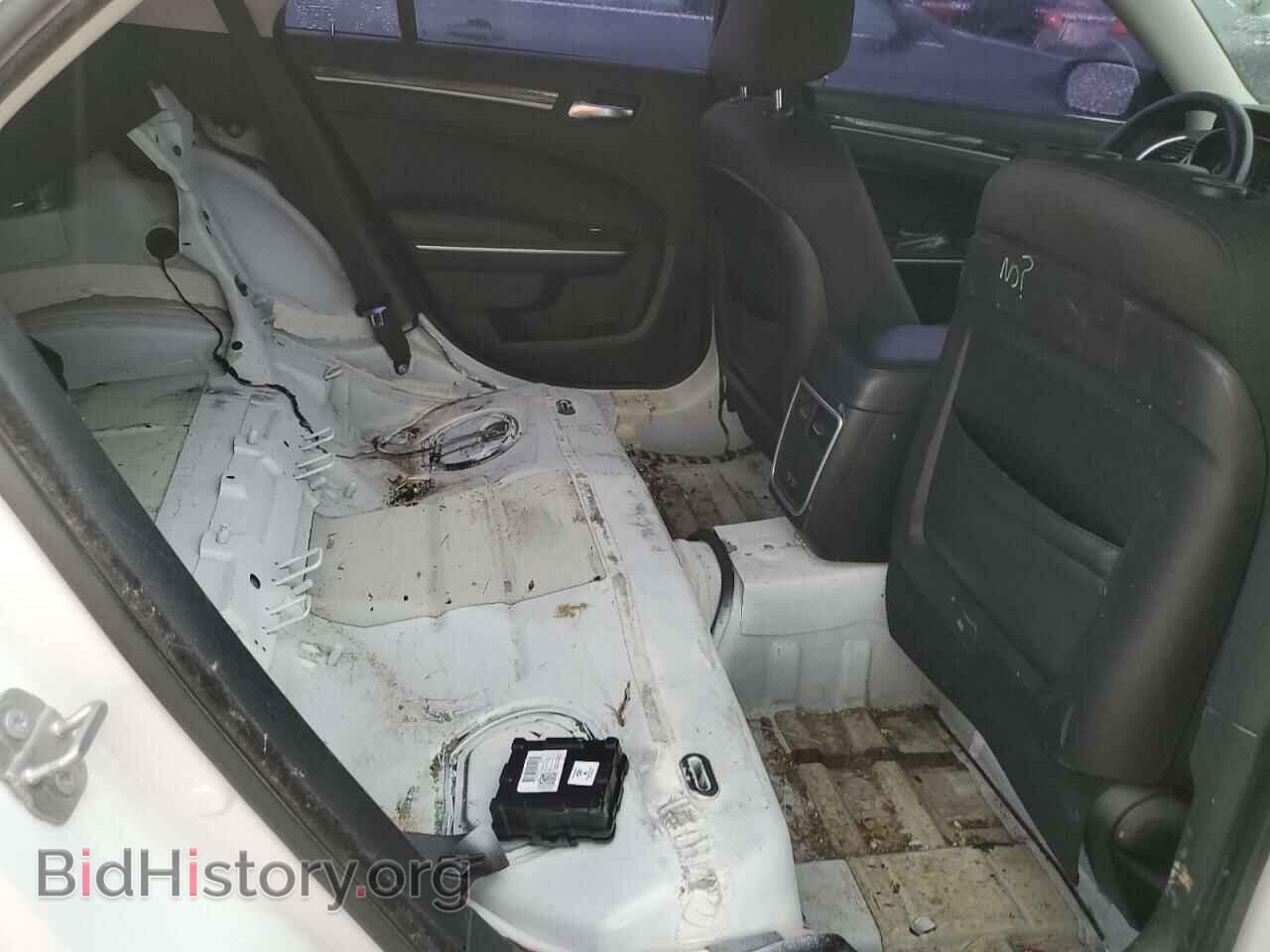 2019 CHRYSLER 300 - VIN: 2C3CCAAG3KH711071 - Фото 10