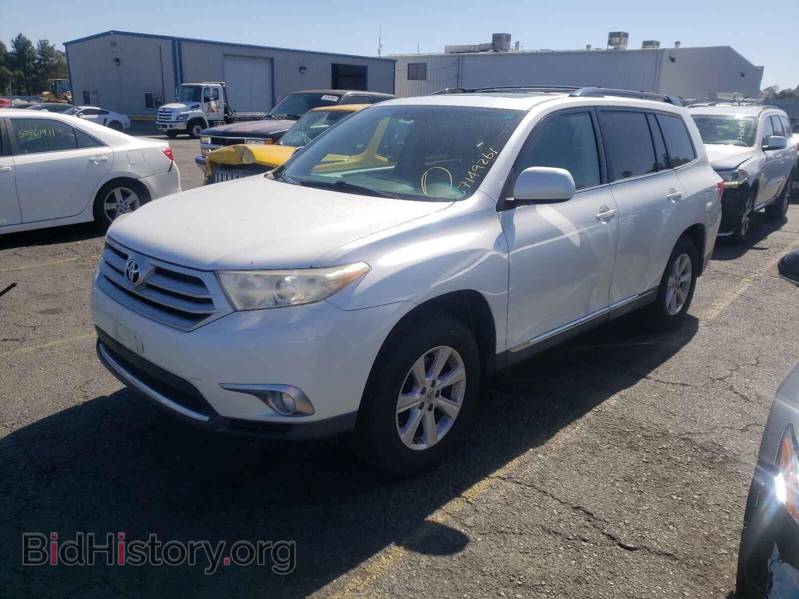 2011 TOYOTA HIGHLANDER - VIN: 5TDZK3EH8BS035919 - Фото 2