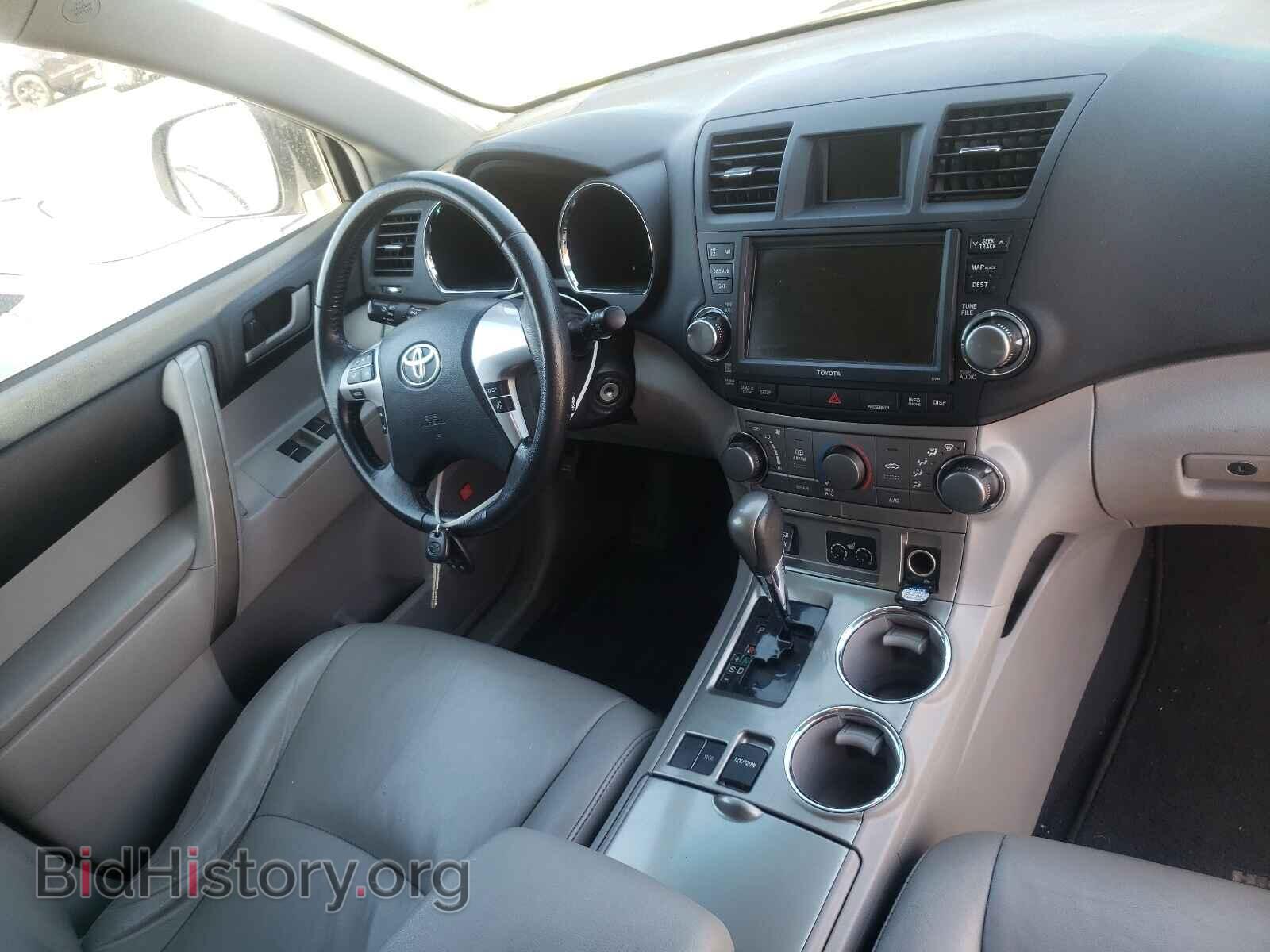 2011 TOYOTA HIGHLANDER - VIN: 5TDZK3EH8BS035919 - Фото 9