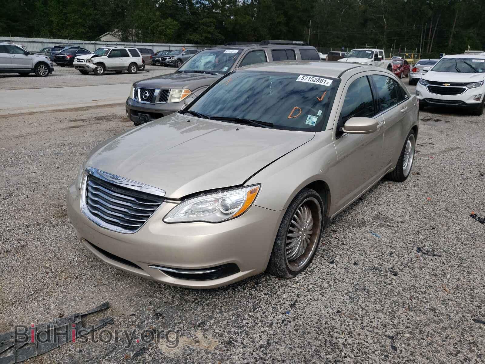 2014 CHRYSLER 200 - VIN: 1C3CCBAB8EN211171 - Фото 2