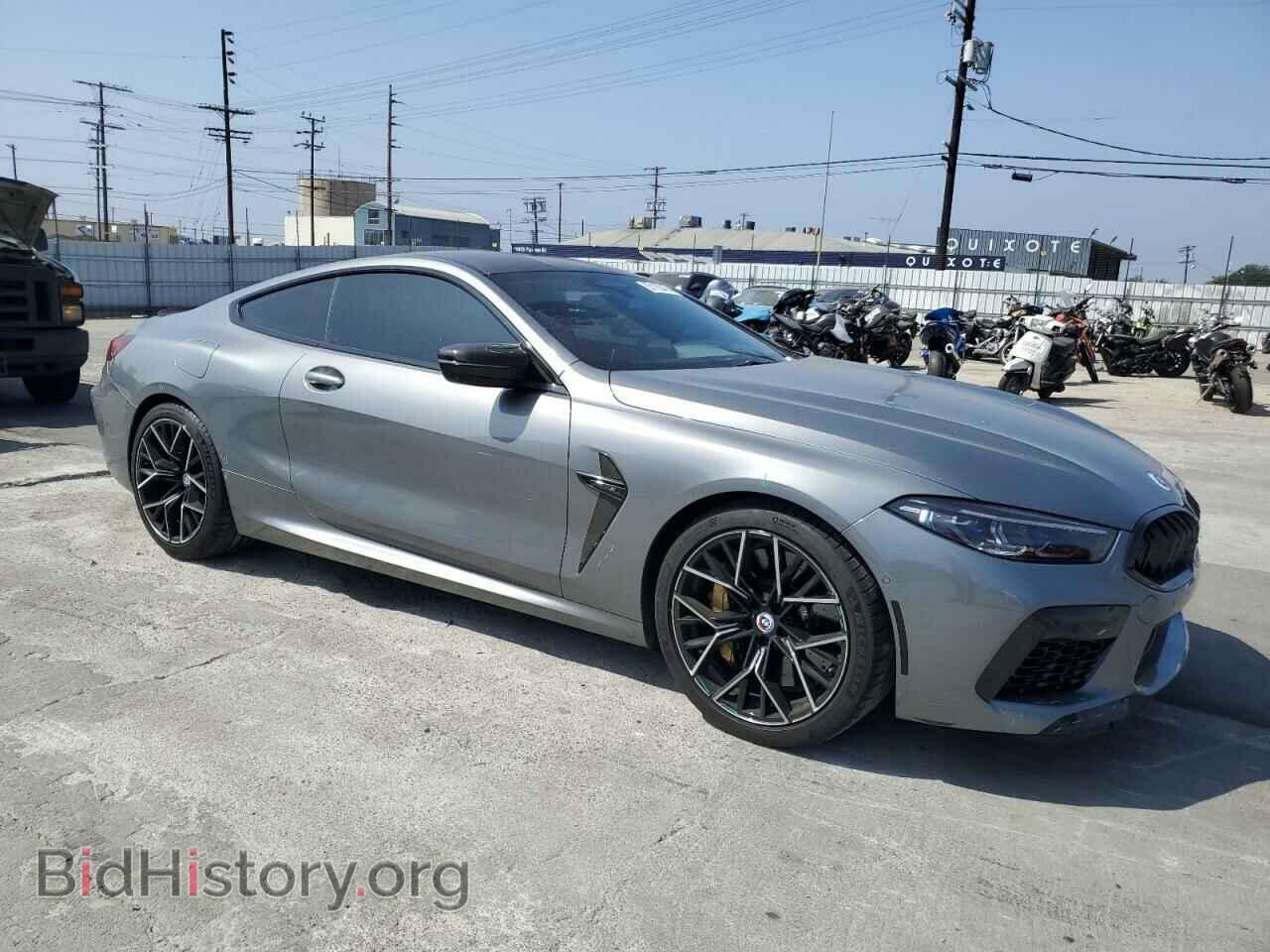 2023 BMW M8 - VIN: WBSAE0C0XPCL51226 - Фото 4