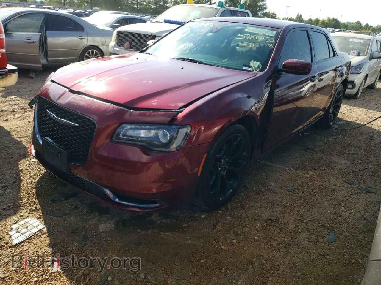 2019 CHRYSLER 300 - VIN: 2C3CCABG9KH628582 - Фото 2