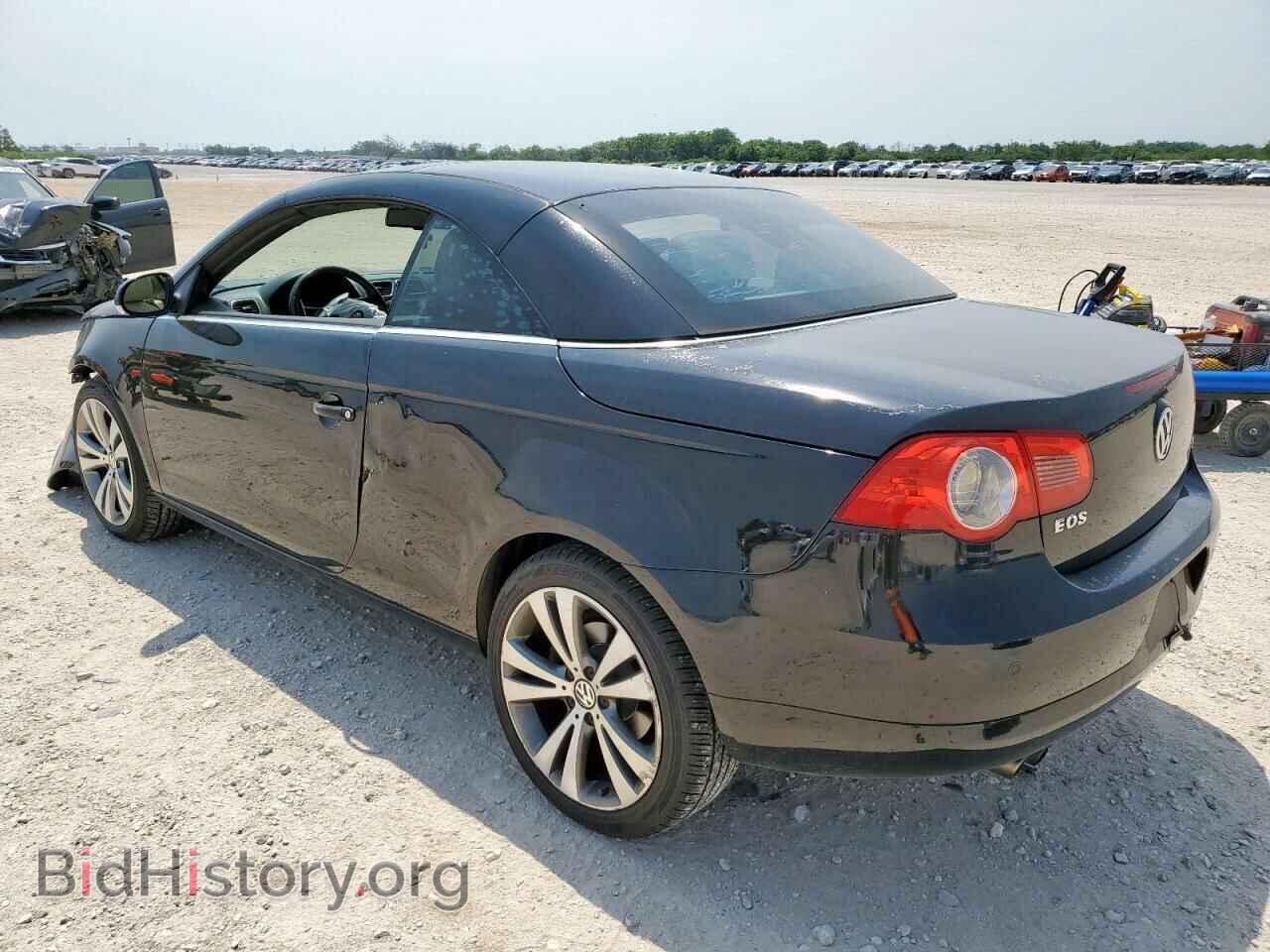 2008 VOLKSWAGEN EOS - VIN: WVWDB71F08V021632 - Фото 2