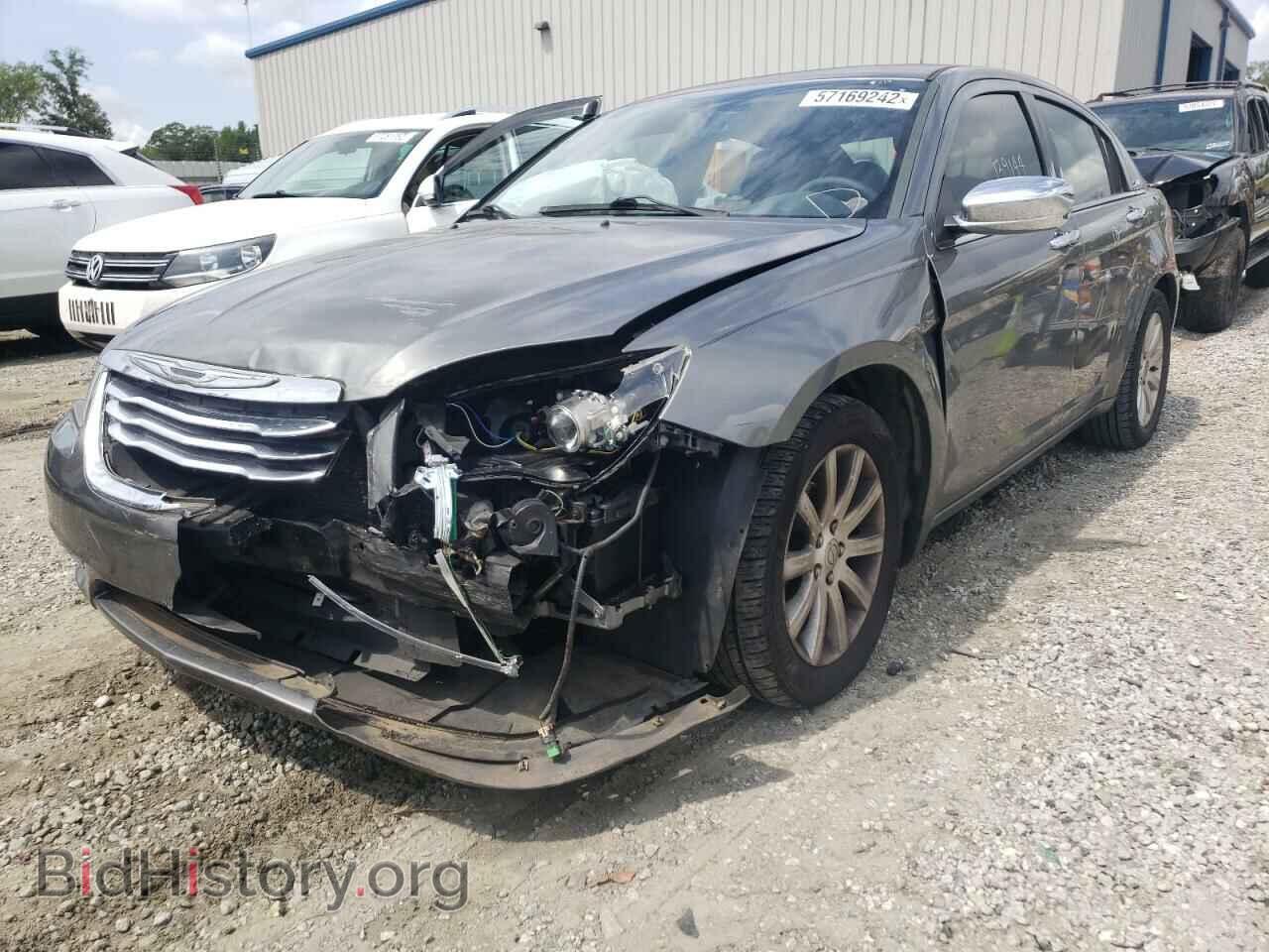 2013 CHRYSLER 200 - VIN: 1C3CCBCG1DN527079 - Фото 2
