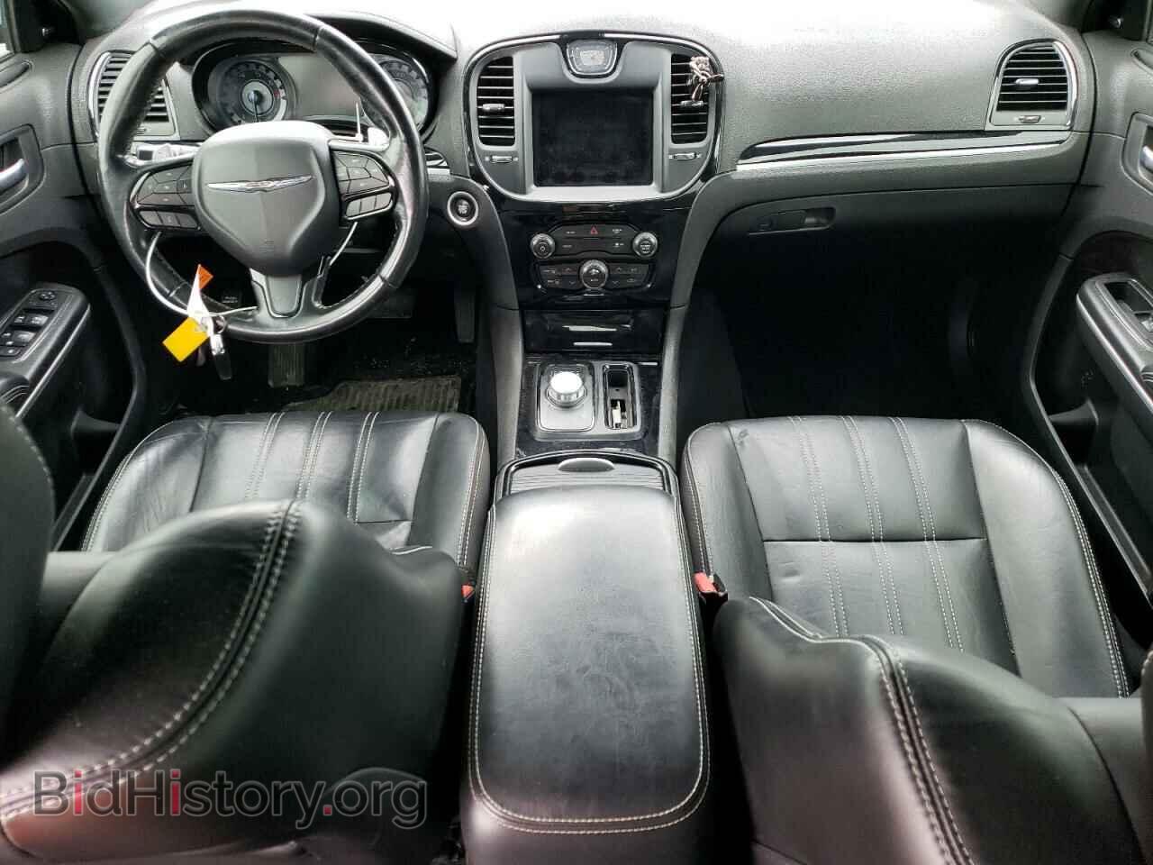 2019 CHRYSLER 300 - VIN: 2C3CCAGG1KH569357 - Фото 8
