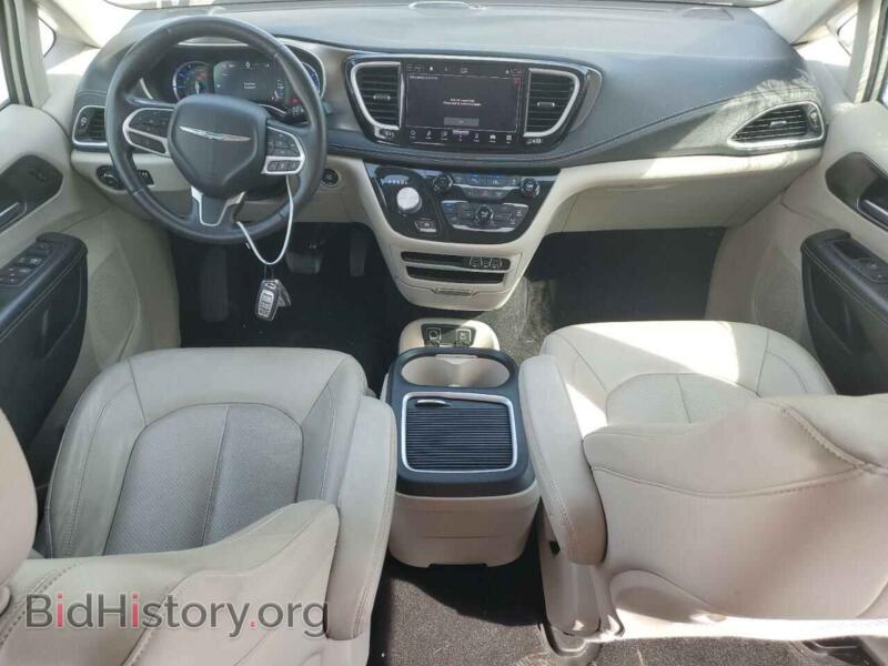 2021 Chrysler PACIFICA (VIN 2C4RC1L76MR586941) — photo 8 of 13
