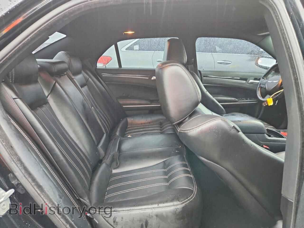 2019 CHRYSLER 300 - VIN: 2C3CCABG5KH686060 - Photo 10