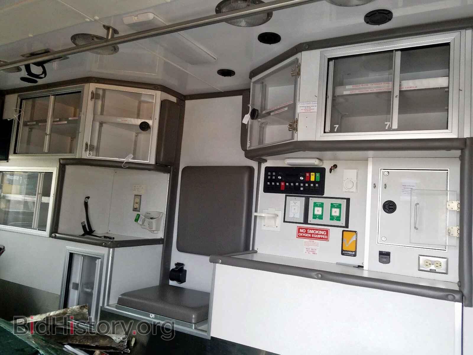 2011 FORD ECONOLINE - VIN: 1FDWE3FS4BDB20395 - Photo 9