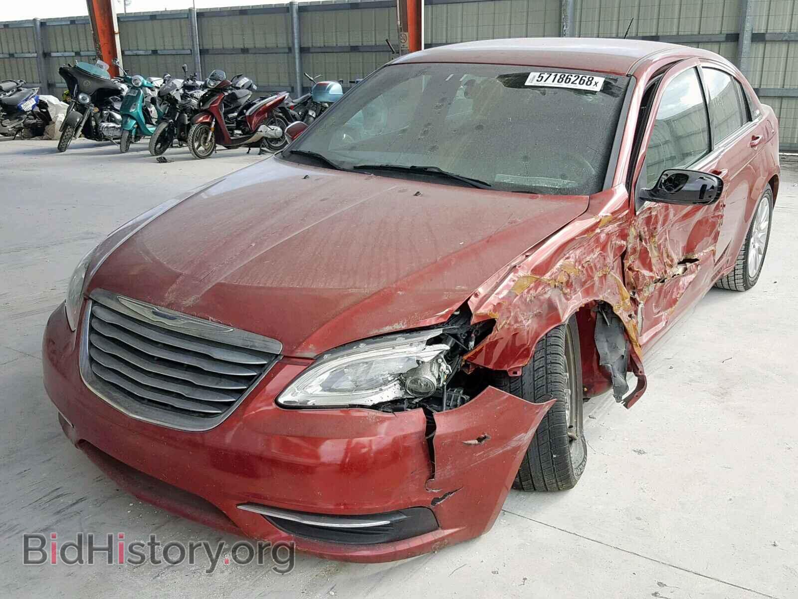 2013 CHRYSLER 200 - VIN: 1C3CCBAB7DN686003 - Фото 2