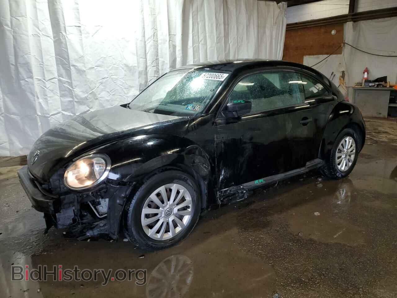 Photo 3VWFP7AT2CM645108 - VOLKSWAGEN BEETLE 2012