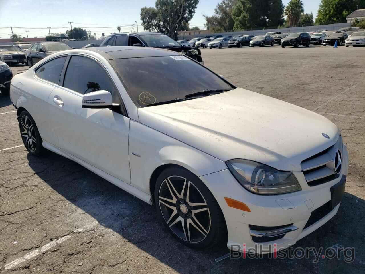 Photo WDDGJ4HB0CF755472 - MERCEDES-BENZ C-CLASS 2012