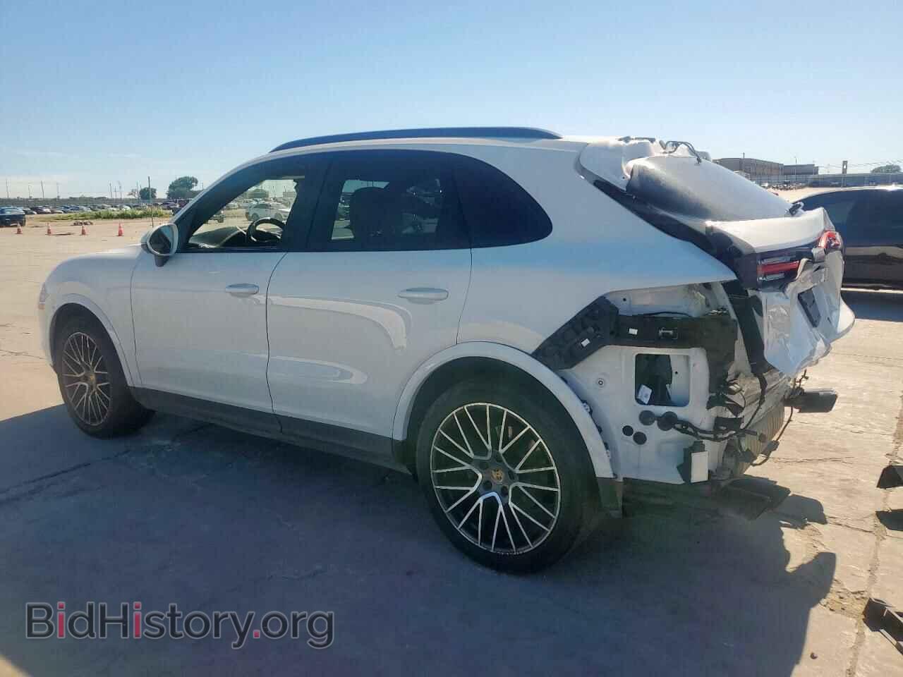 2019 PORSCHE CAYENNE - VIN: WP1AA2AY5KDA11281 - Photo 2