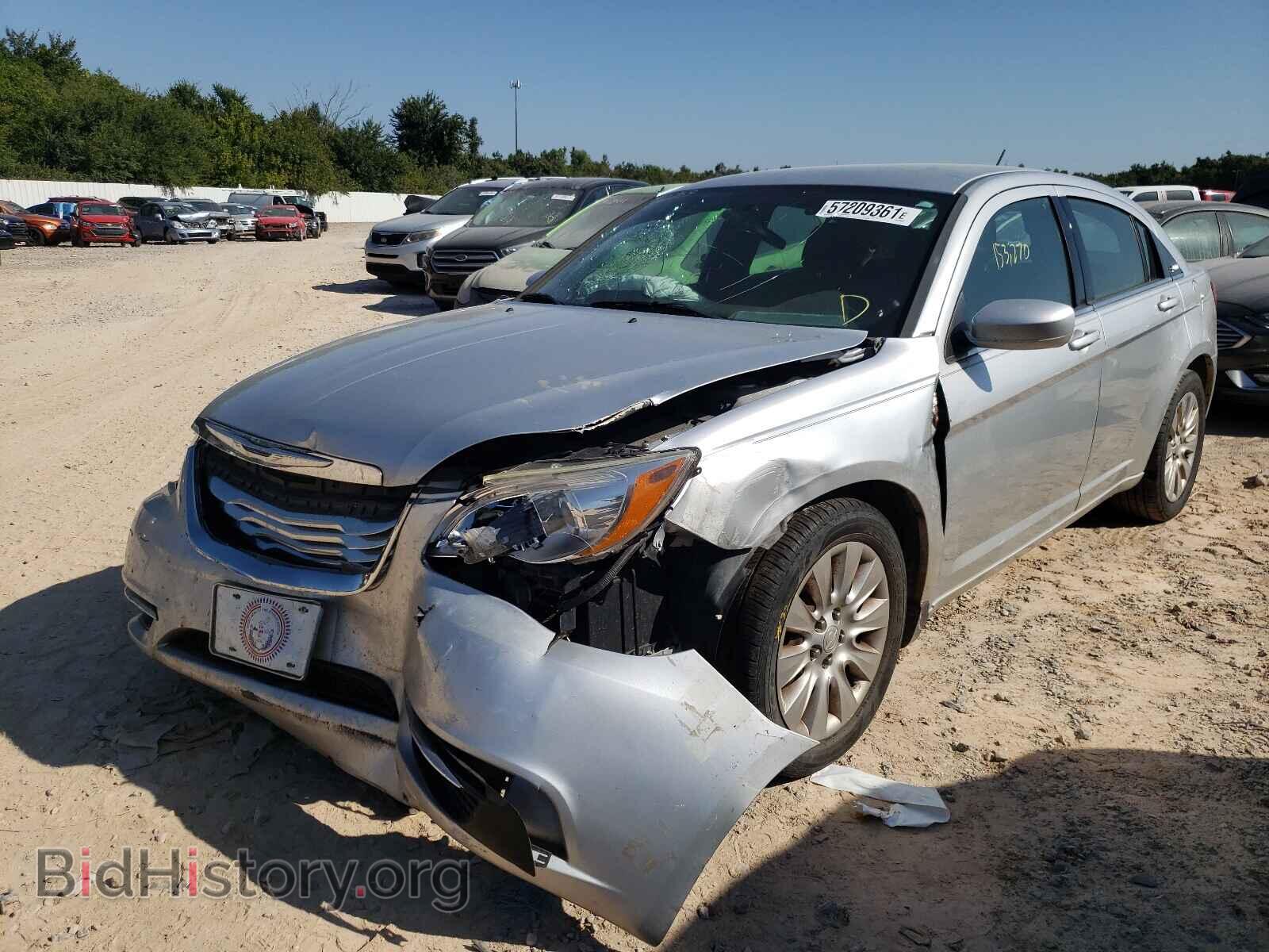 2011 CHRYSLER 200 - VIN: 1C3BC4FB8BN562769 - Фото 2