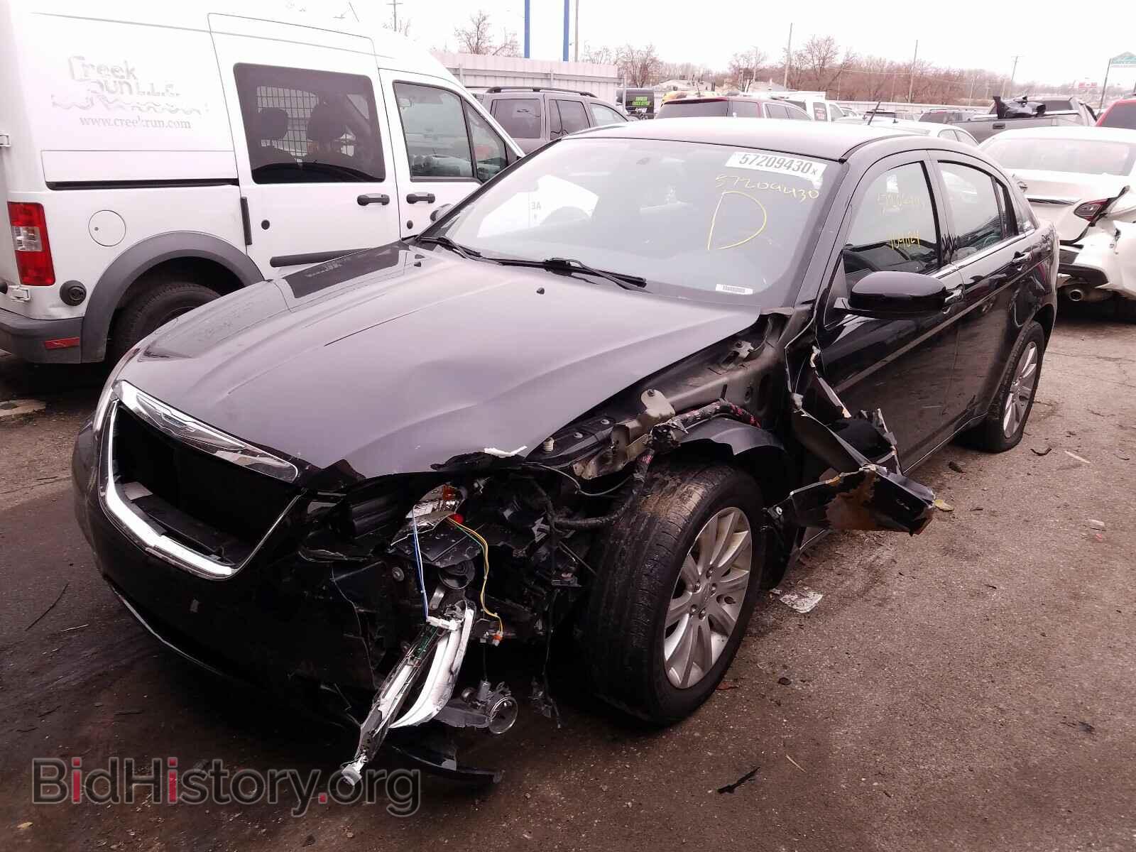 2013 CHRYSLER 200 - VIN: 1C3CCBBB0DN723066 - Фото 2