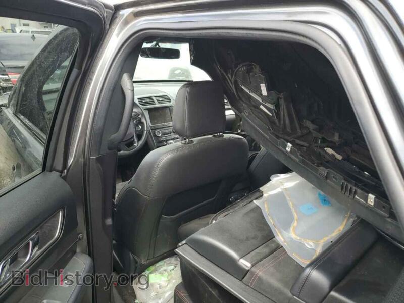 2018 Ford EXPLORER (VIN 1FM5K8D89JGB16641) — photo 8 of 14