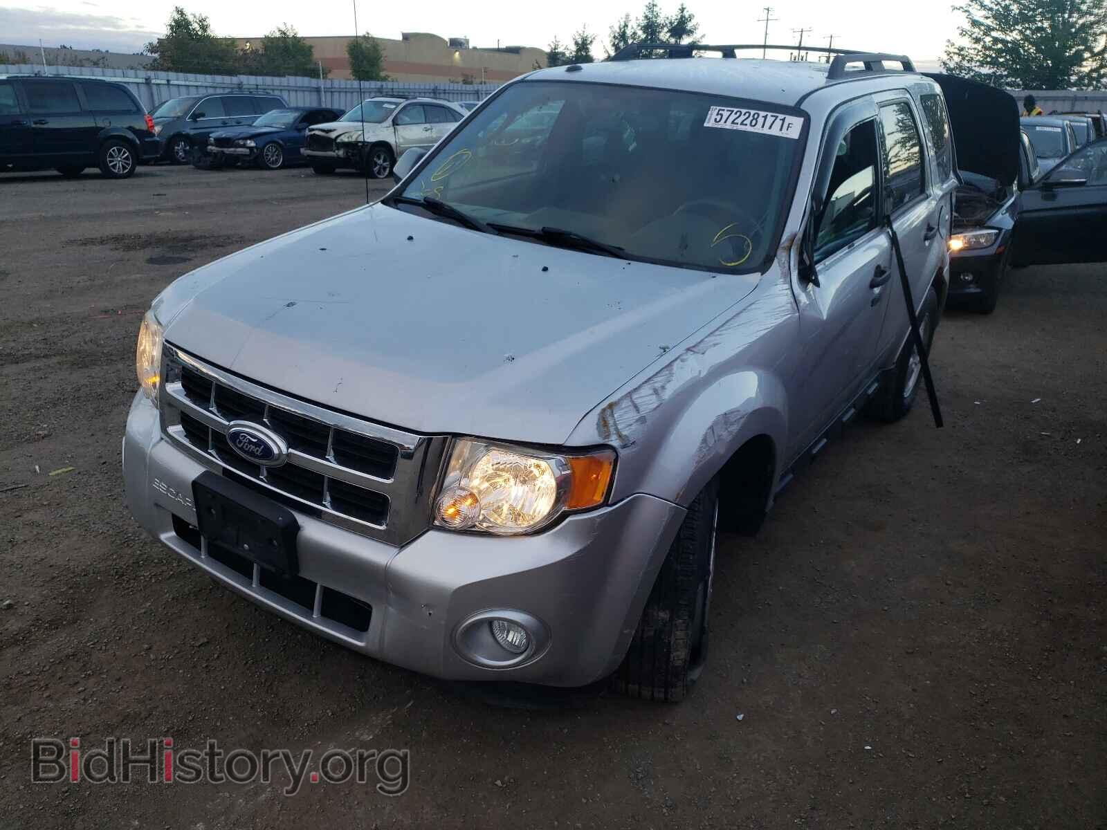 2011 FORD ESCAPE - VIN: 1FMCU0D72BKA76945 - Фото 2