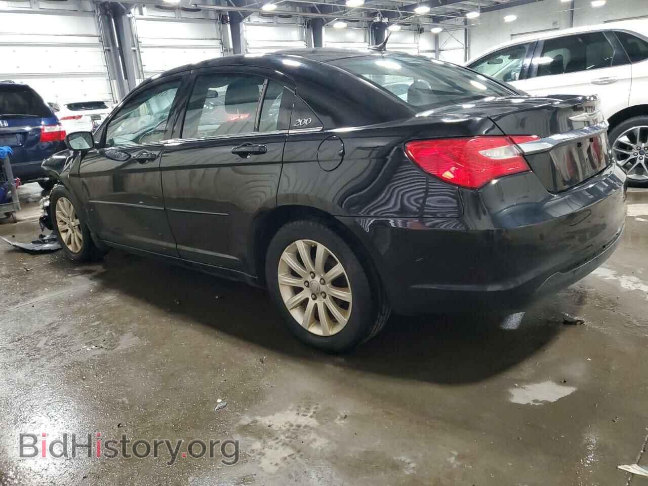 2013 CHRYSLER 200 - VIN: 1C3CCBBB0DN666223 - Фото 2