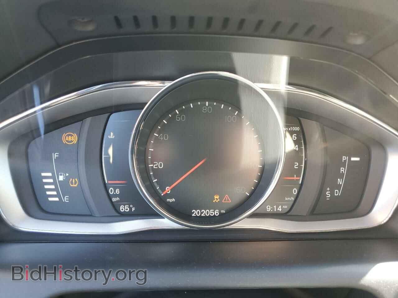 2017 VOLVO XC60 - VIN: YV440MRU8H2024901 - Фото 9