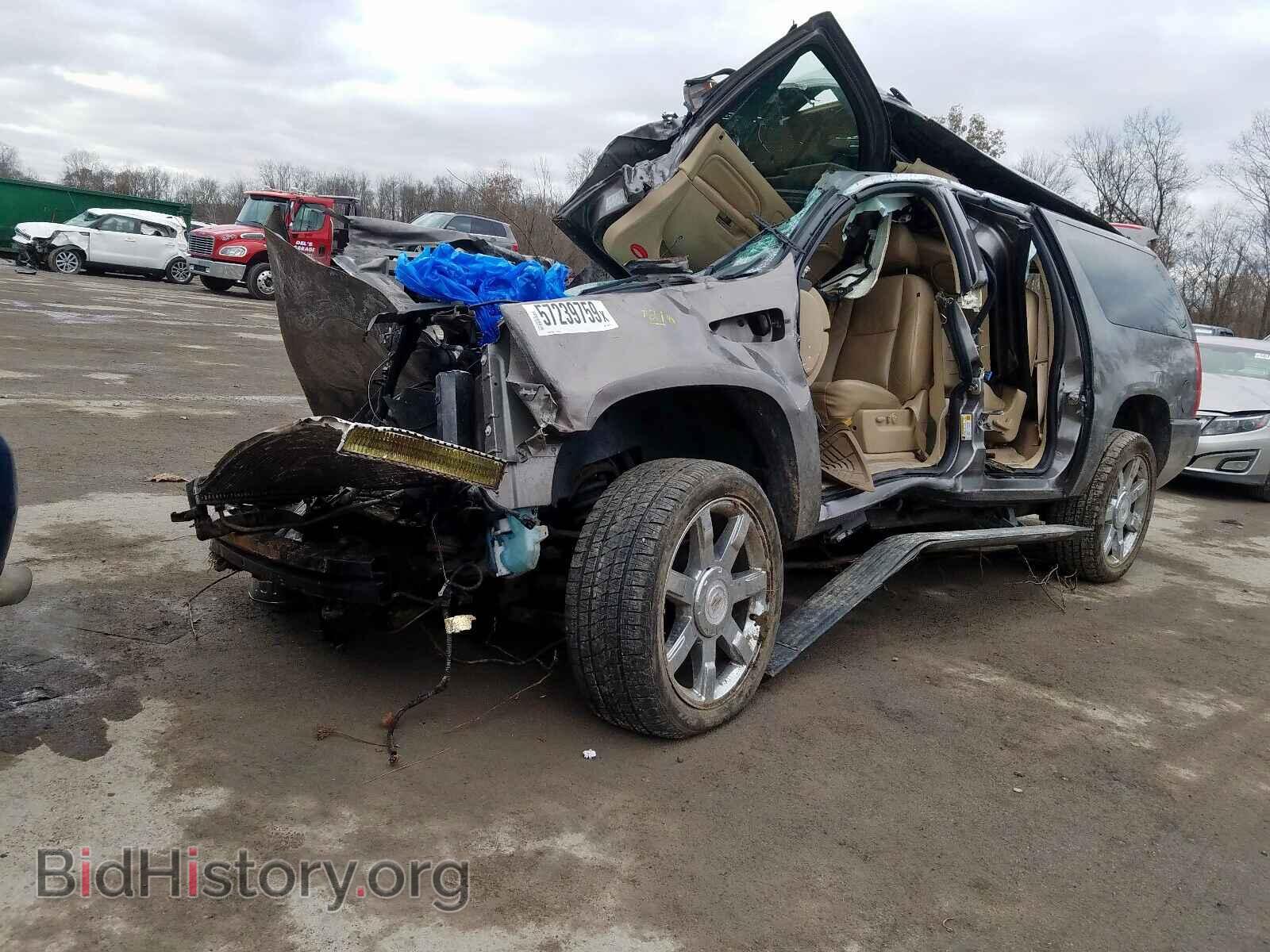 2011 CADILLAC ESCALADE E - VIN: 1GYS4JEF1BR202774 - Photo 2
