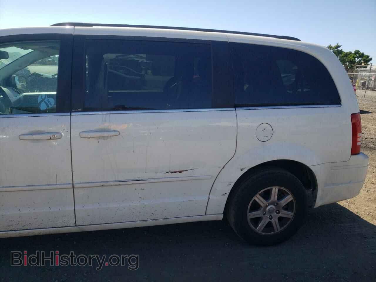 2008 CHRYSLER MINIVAN - VIN: 2A8HR54PX8R799809 - Фото 9