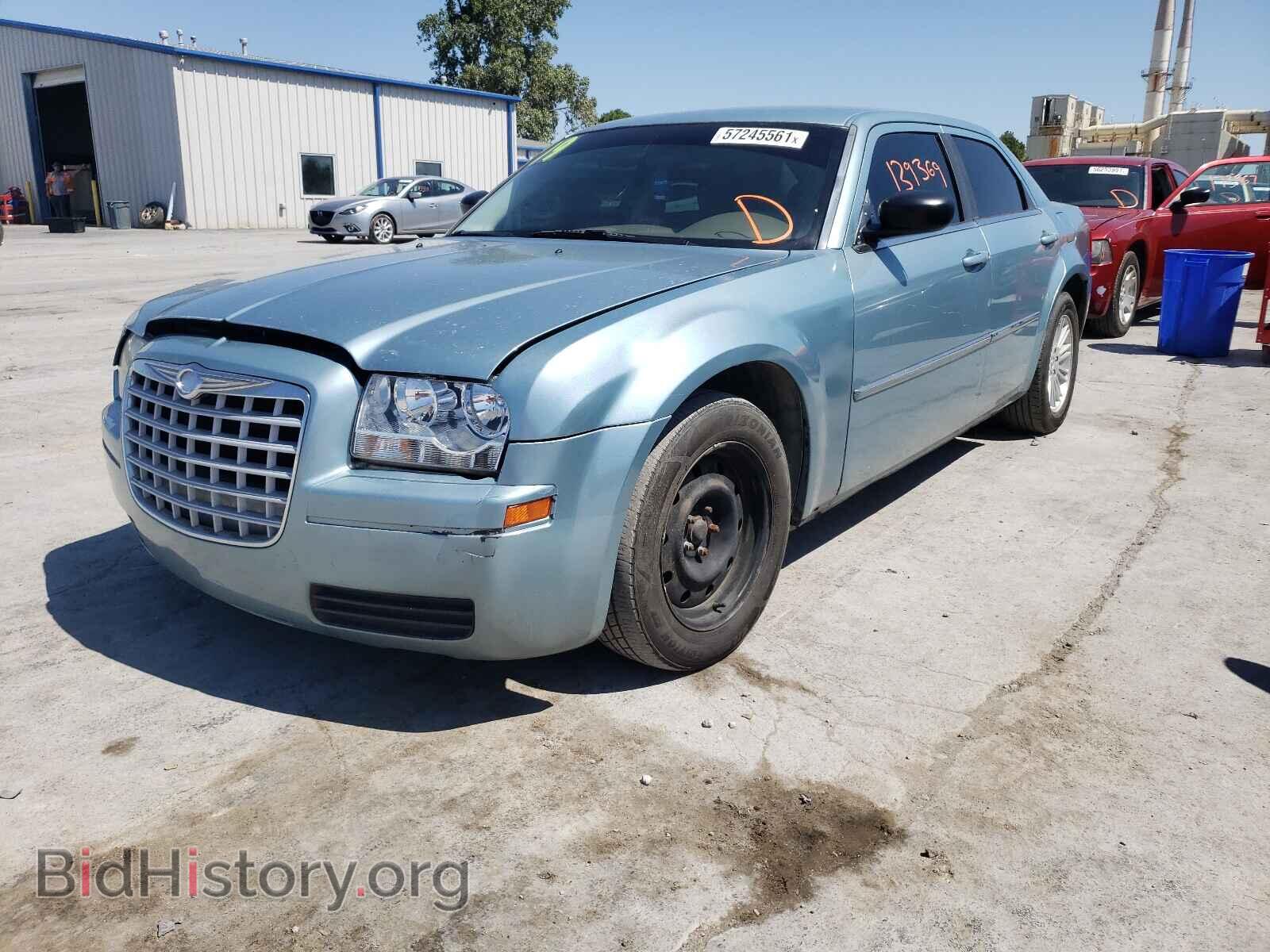 2009 CHRYSLER 300 - VIN: 2C3KA43D89H539345 - Фото 2