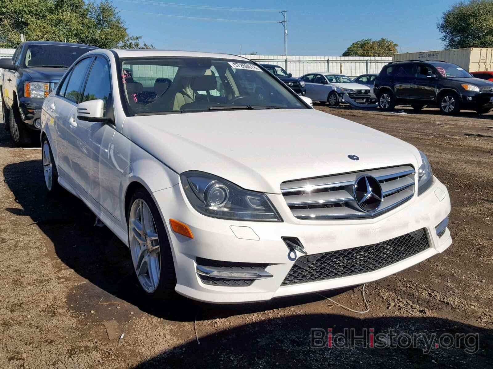 Photo WDDGF4HB3DA759600 - MERCEDES-BENZ C 250 2013