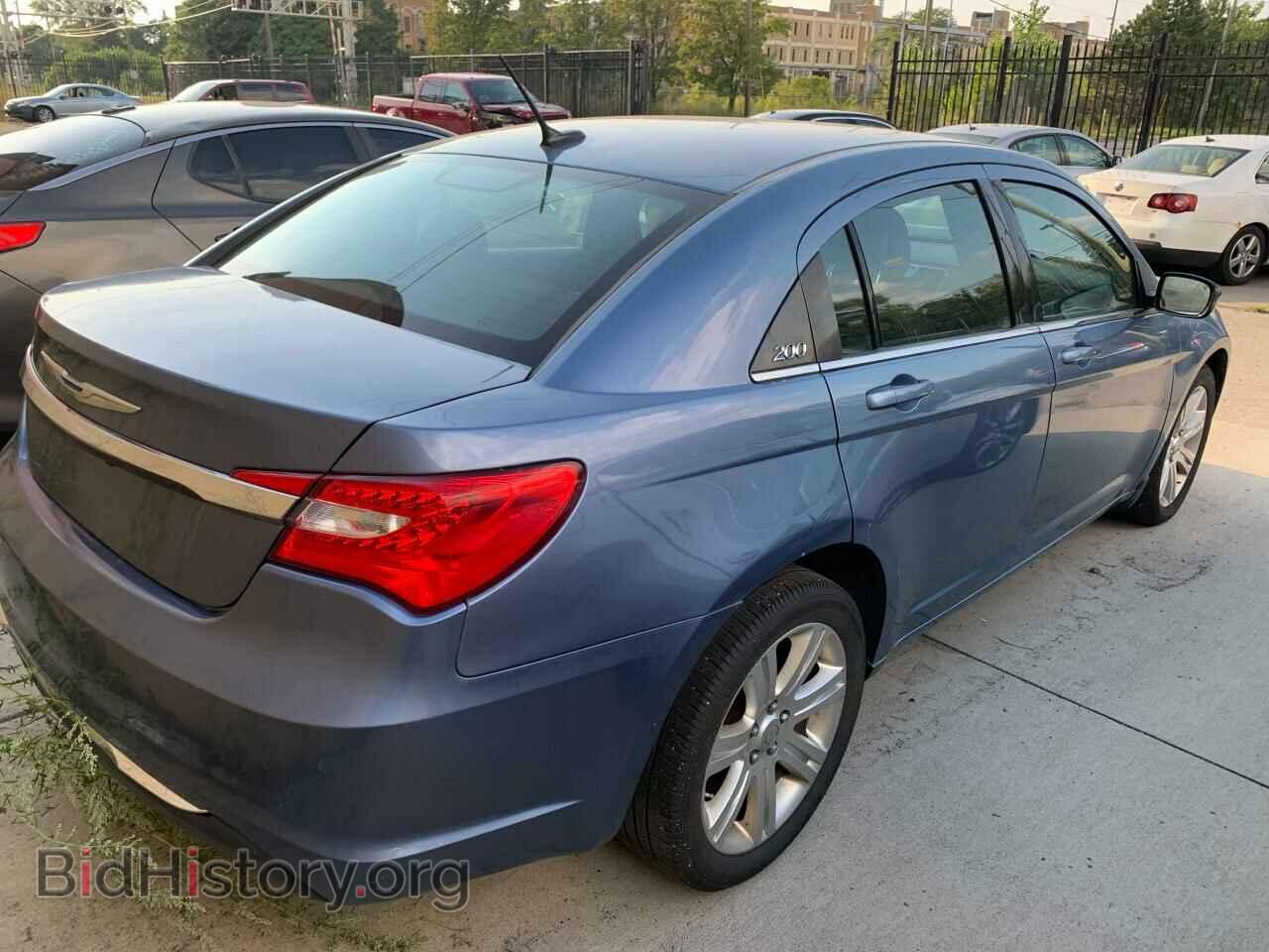 2011 CHRYSLER 200 - VIN: 1C3BC1FB1BN607632 - Фото 4