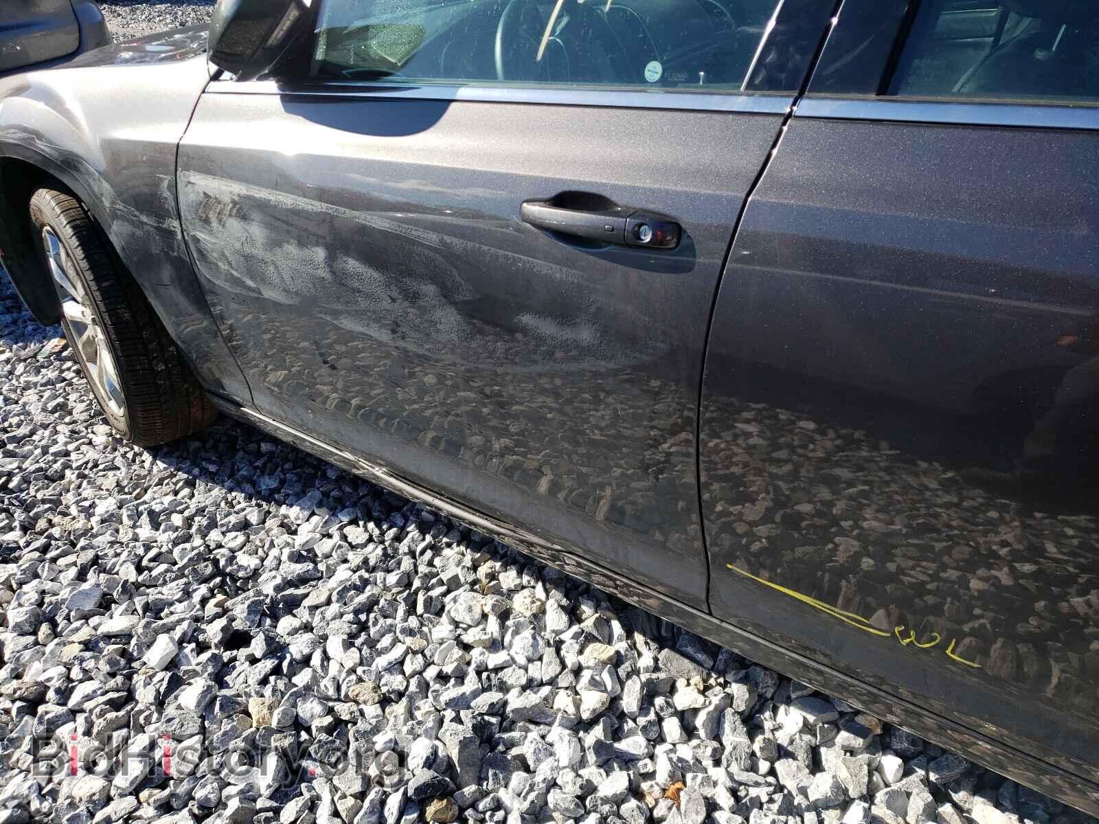 2016 CHRYSLER 300 - VIN: 2C3CCARG1GH148131 - Фото 9