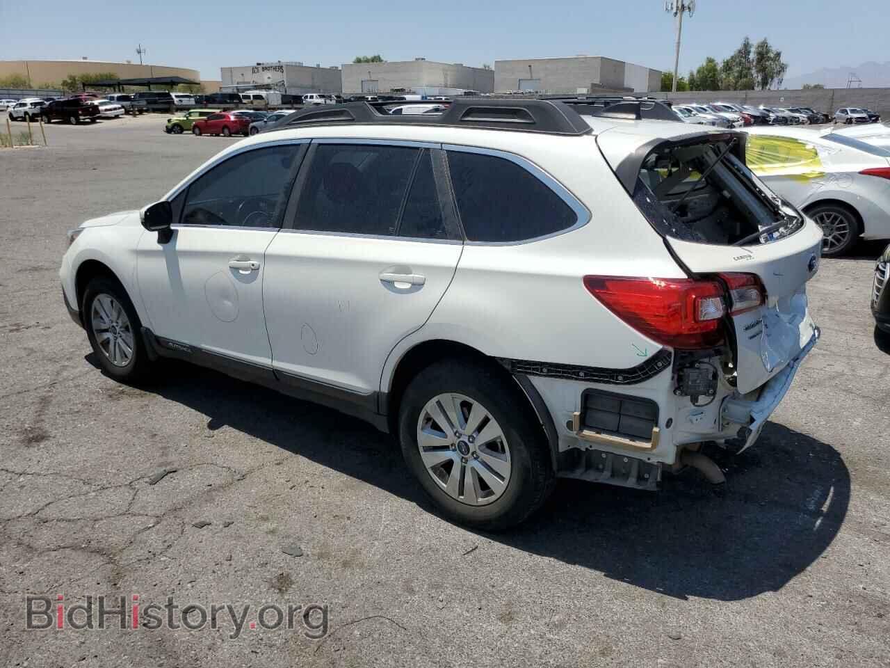 2018 SUBARU OUTBACK - VIN: 4S4BSAFC0J3245323 - Фото 2