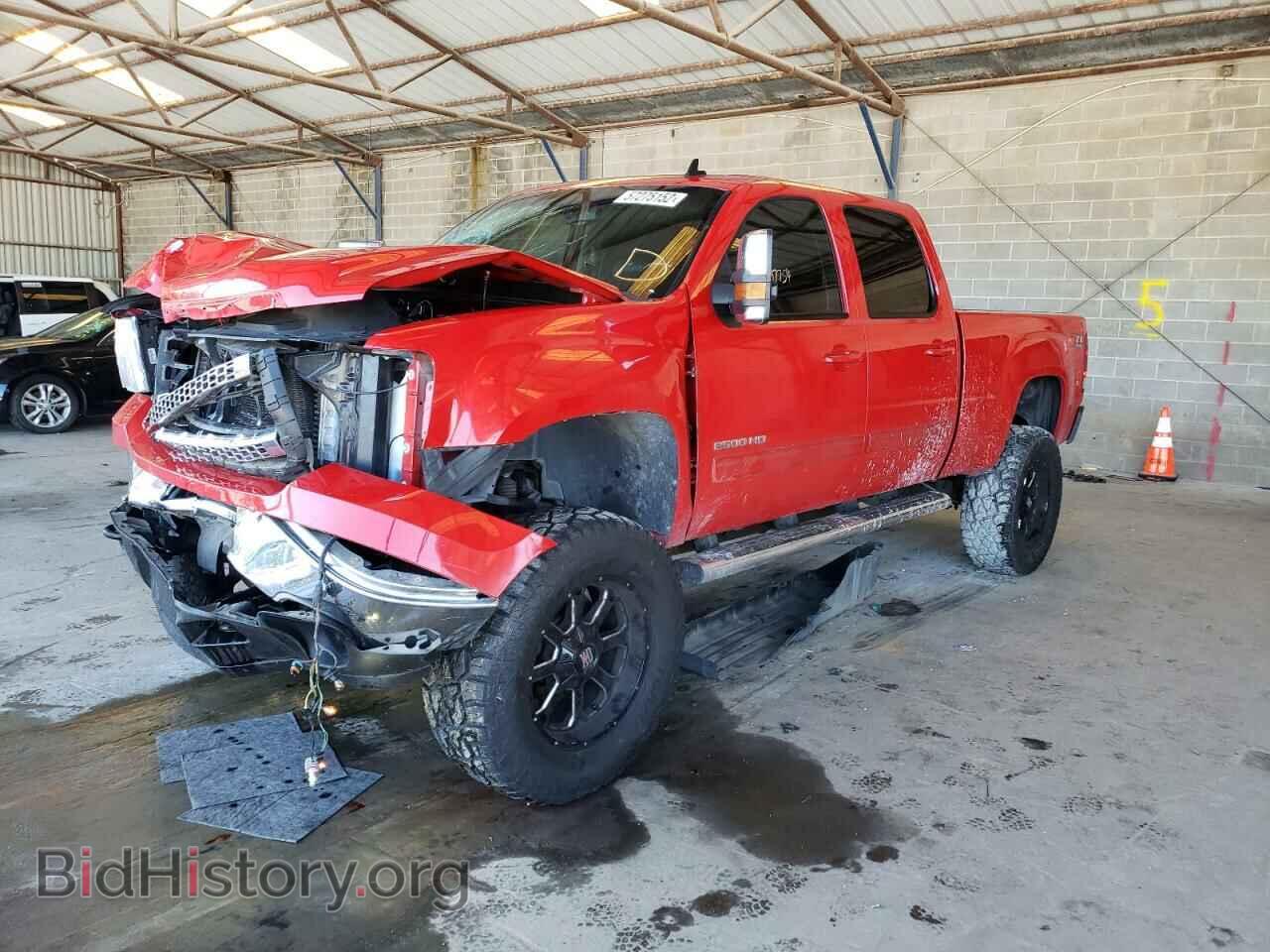 2013 GMC SIERRA - VIN: 1GT121C86DF128039 - Фото 2