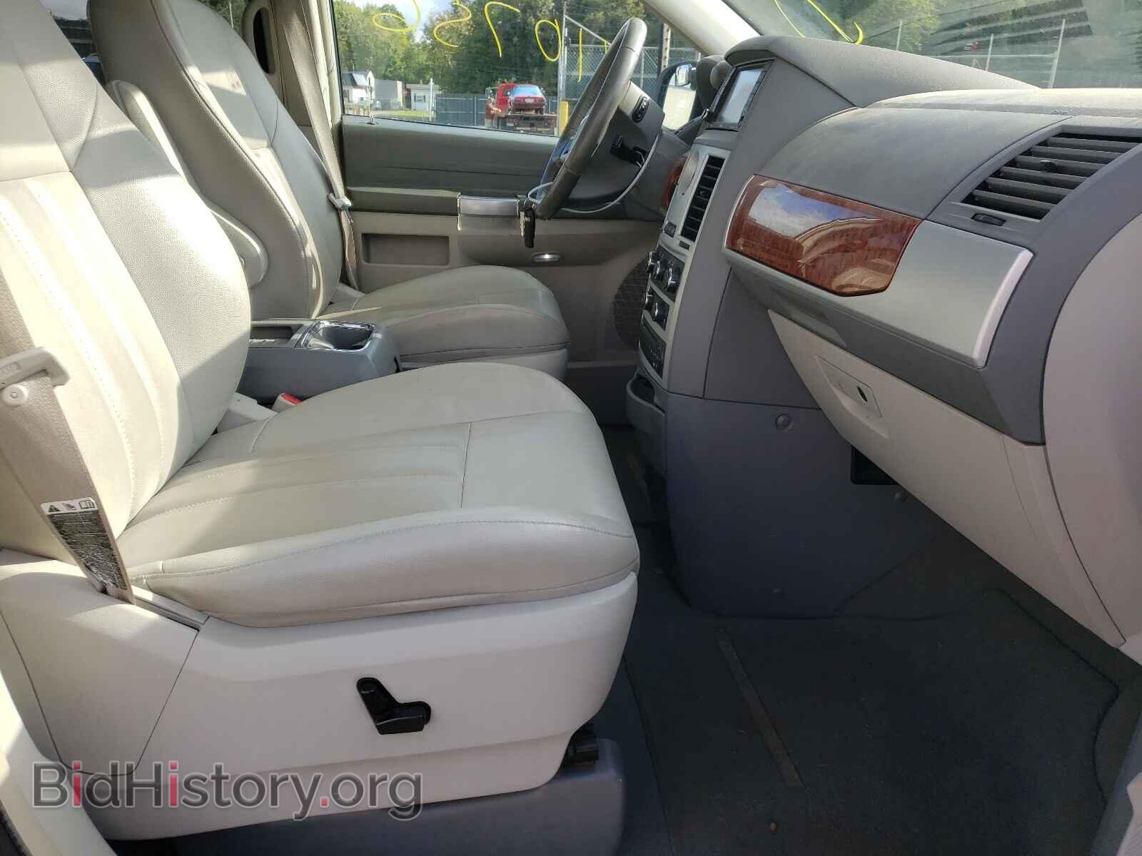 2008 CHRYSLER MINIVAN - VIN: 2A8HR54P48R833596 - Фото 5