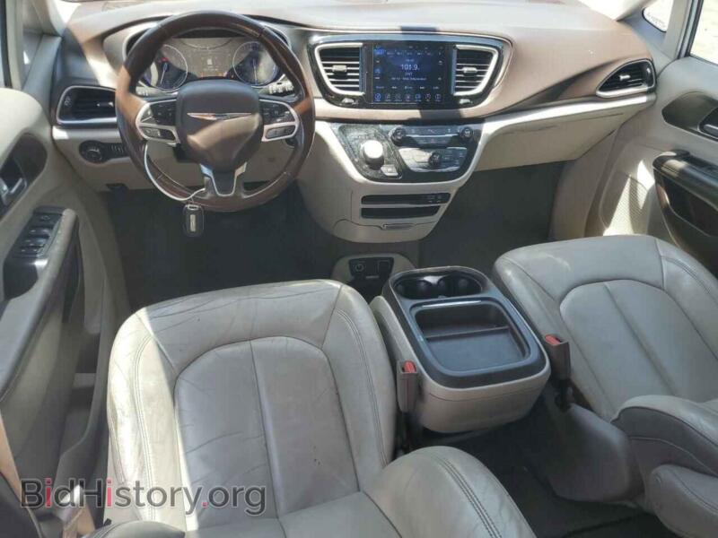2017 Chrysler PACIFICA (VIN 2C4RC1BGXHR688430) — фото 8 из 15